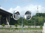 Espejos de seguridad tráfico y postes especiales. Erandio